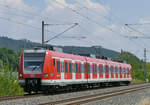 17. Juli 2018, Der Triebzug 423 162 der Münchener S-Bahn fährt nach einer Revision (weiß jemand, wo die stattfindet?) in seine Heimat zurück. Aufnahme in Nähe des Haltepunktes Küps.