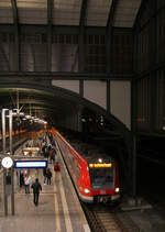 DB Regio 423 381 + 423 xxx + 423 xxx // Darmstadt Hbf // 27. Oktober 2015