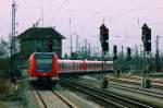 Drei mal 423 schieben sich am 24.03.08 durch den Gterbahnhof Laim nach Freising/Flughafen.