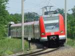 Ein ET 423 Vollzug der S-Bahn Stuttgart verlsst den Hp Ehningen in Richtung Herrenberg am 02.06.2008