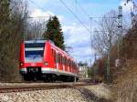 423 140/640 schlngelt sich gemeinsam mit 423 239/739 aus Starnberg heraus in Richtung Tutzing. 28.03.2010