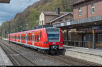 DB Regio 424 028 erreicht am 17. April 2016 als S5 der S-Bahn Hannover den Bahnhof Altenbeken.