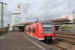 Am 04.10.2017 verlässt 425 019 den Bahnhof Ludwigshafen Hauptbahnhof als RB nach Neu-Edingen.