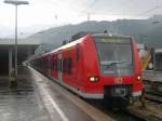 425 643 hat sich mit dem 425 von Mittenwald zusammengekuppelt (643 setzt erst hier ein) und steht in Garmisch-Partenkirchen zur Abfahrt nach Mnchen Hbf bereit.18.8.03