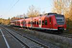 Nachschuß auf den Triebwagen 425 807-5 Namens Fornsbach der als RB18 in Untergriesheim zusehen ist am 31.10.2020