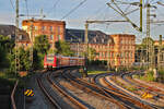 DB 425 227 verlässt Mannheim Hbf am Abend des 15.05.2022 als S2 nach Kaiserslautern Hbf.