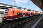 DB 425 626-9 als S 58796 (S6) nach Neustadt (Aisch) Bf, am 03.10.2023 in Nürnberg Hbf.