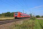 DB 425 110-4 verlässt Bruckberg als RB33 nach München-Feldmoching. (29.09.2023)