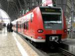 ET 425 087 steht in Frankfurt (Main) Hbf zur Abfahrt bereit. (16.07.2008)