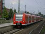 425er Duo,voraus 425 0527-9,als RB42 (RB20242) Mnster-Essen,  Einfahrt in Recklinghausen Hbf,Gleis1.(26.08.2008) 