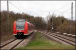425 560/060 erreicht als RB81  Mosel-Bahn , Trier Hbf - Koblenz Hbf, den  Bahnhof  rzig(DB).