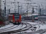 Quitschi 425 074-2 fhrt am 30.11.2010 mit vereister Front als RB33 aus Aachen West.