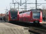 Dostosteuerwagen nach Bielefeld und ein 425 er nach Wolfsburg am 23.03.2011 in Lehrte.