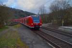 Am Abend des 19.2.2014 bringt der 425 715-0 einen S2 Zug nach Mosbach Baden, hier ist er bei der Einfahrt nach Neckargerach.