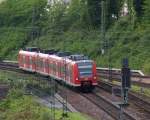 425 131 hat Einfahrt als RB Trier - Homburg in den Saarbrücker Hauptbahnhof.