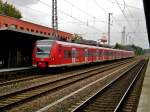 BR 425 als RB48 nach Köln Hauptbahnhof im Hauptbahnhof Solingen.(22.9.2014)  