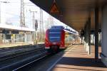 Ein Nachschuss von der RE11 aus Mönchengladbach-Hbf nach Dortmund-Hbf bei der Abfahrt in Richtung Mülheim(Ruhr)Hbf.