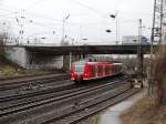 DB Regio Hessen 425 xxx-x am 08.02.16 in Hanau Hbf von einen Gehweg aus fotografiert