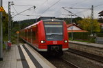 RE 3 nach Mannheim bei der Durchfahrt in Neckargerach. 
8.10.2016