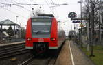 Nachschuss von der Rhein Niers Bahn (RB33) aus Aachen-Hbf nach Duisburg-Hbf und hilt in Kohlscheid und fährt in Richtung Herzogenrath,Mönchengladbach.