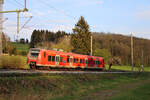 Ein ex Saarländer düst für die Bodensee-Oberschwaben-Bahn über die Südbahn. 426 037-8, welcher noch den früheren Taufnamen Illingen trägt, erreicht in Kürze mit der RB91 den Endbahnhof Aulendorf. (30.04.2022)