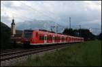 Ein 426 und 425er sind als Regionalbahn auf dem Weg von Kufstein nach Rosenheim. (Kloster Raisach am Abend des 11.08.2009)