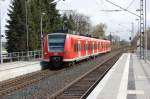 426 018-8 bei der Einfahrt in den Bahnhof Anrath. Der Zug der Linie RB33 kommt gerade von Krefeld-Forstwald und setzt dann seine Fahrt zum nchsten Halt Viersen Hauptbahnhof fort. 6.4.2008