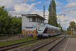 221108 fährt am ersten Tag des Betriebes der RB 46 durch VIAS in den Bahnhof Riemke ein (27.04.2024) 