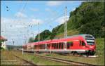 427 005 spurtet aus dem Bahnhof Lietzow(Rgen) weiter in Richtung Ostseebad Binz, 24.06.08.