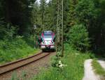 Auf dem Weg zum Knigssee wurde bei Hallthurm ein kurzer Stopp gemacht um ET 132 abzulichten, als er gerade in Richtung Berchtesgaden emporklettert. Aufgenommen am 15.07.2010.