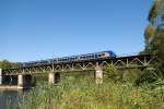 Ein ET 428 der Cantus Verkehrsgesellschaft befährt am 02.10.2013 die Werrabrücke bei Hannoversch Münden in Richtung Witzenhausen.