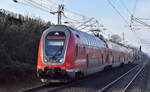 DB Regio AG - Region Nordost, Fahrzeugnutzer: Regionalbereich Mecklenburg-Vorpommern, Schwerin mit  ihrem Twindexx Vario  445 008  (NVR:  91 80 0445 008-9 D-DB.... ) auf Dienstfahrt Richtung Bahnhof Berlin Lichtenberg am 11.02.25 Höhe Bahnhof Berlin Hohenschönhausen.