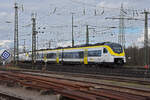 Siemens Mireo 463 503-3 fährt beim badischen Bahnhof ein.