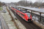 Der leicht verspätete RE 18384 mit 463 104 kommt aus Leipzig, um nach einem kurzen Zwischenhalt in Doberlug-Kirchhain weiter nach Frankfurt(Oder) zu fahren.