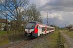 Triebzug 3 427 010 auf der damals noch recht neuen Linie RE 41 nach Haltern am See fährt in den Bahnhof Marl-Sinsen ein (23.03.2024) 