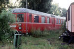 Der ET 25 25 wurde bei der DR zum 285 001 umgenummert und trug wegen seiner roten Farbe den Namen  Roter Dessauer. Der Triebzug stand viele Jahre gegenüber dem Bahnhof Wurzen, wo es gelang, am 24.07.2992 das Fahrzeug völlig zugewachsen zu fotografieren.