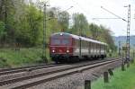 425 420-7 der SVG mit einem Fuballsonderzug unterwegs rechtsrheinisch in Richtung Kln. Aufgenommen am 16/04/2011 inb Unkel.