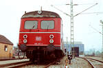 Stuttgarter Vorortzug der DB-Baureihe 425 z-gestellt vor dem Ausbesserungswerk Cannstatt (August 1983)