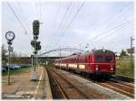 Der ET25 fhrt als  Enztler Freizeitexpress  Bad Wildbad - Stuttgart Hbf in Mhlacker ein.