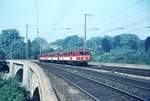 Eisenbahn in/um Stuttgart__ET 65-Garnitur auf der Rosensteinbrücke über den Neckar.