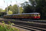 Nachschuss den Viertelzug 3839/6401 und 475/875 605 der S-Bahn Berlin am 11. August 2024 bei Schönefeld aus Richtung BER. 