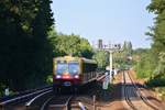 Nachschuss auf einen unbekannten 485er als S47 nach Spindlersfeld bei der Ausfahrt am Haltepunkt Köllnische Heide.