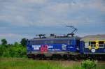 berrascht: Vllig lautlos kam 1042 520-5  Eisenbahn Kurier  mit dem Krombacher  Suferzug  die Bergstrae entlang...