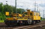 703 004-2  IFO  (Instandhaltungsfahrzeug fr Oberleitungsanlagen) kreuzt die Nordausfahrt von Gremberg Gbf. (19.05.2009).