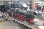 23 058 zum Dresdner Dampfloktreffen 2024 auf der Drehscheibe im Bahnbetriebswerk Dresden-Altstadt