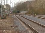 Nun sind auch in Grevenbroich 2 neue Gleisinspektoren eingetroffen und machen sich sofort ans Werk das Gleis zu überprüfen aber voher noch schnell absprechen wie alles abläuft.
Bahnhof Grevenbroich 15.03.2014