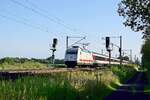 DB Fernverkehr 101 013-1  50 Jahre IC  mit EC 9 Hamburg-Altona - Zürich HB (Hüde, 15.07.2024).