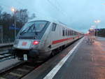 Der IC 2212 aus Koblenz ist,am 05.Januar 2018,im Zielbahnhof Binz eingetroffen.