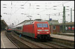 DB 101081-8 hält mit einem Intercity in Richtung Ruhrgebiet am 19.3.2006 um 10.06 Uhr im HBF Münster.
