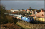 Am Neujahrstag fährt hier am 1.1.2007 die ZDF Werbelok 120151 mit dem IC 2228 nach Hamburg durch Hasbergen.